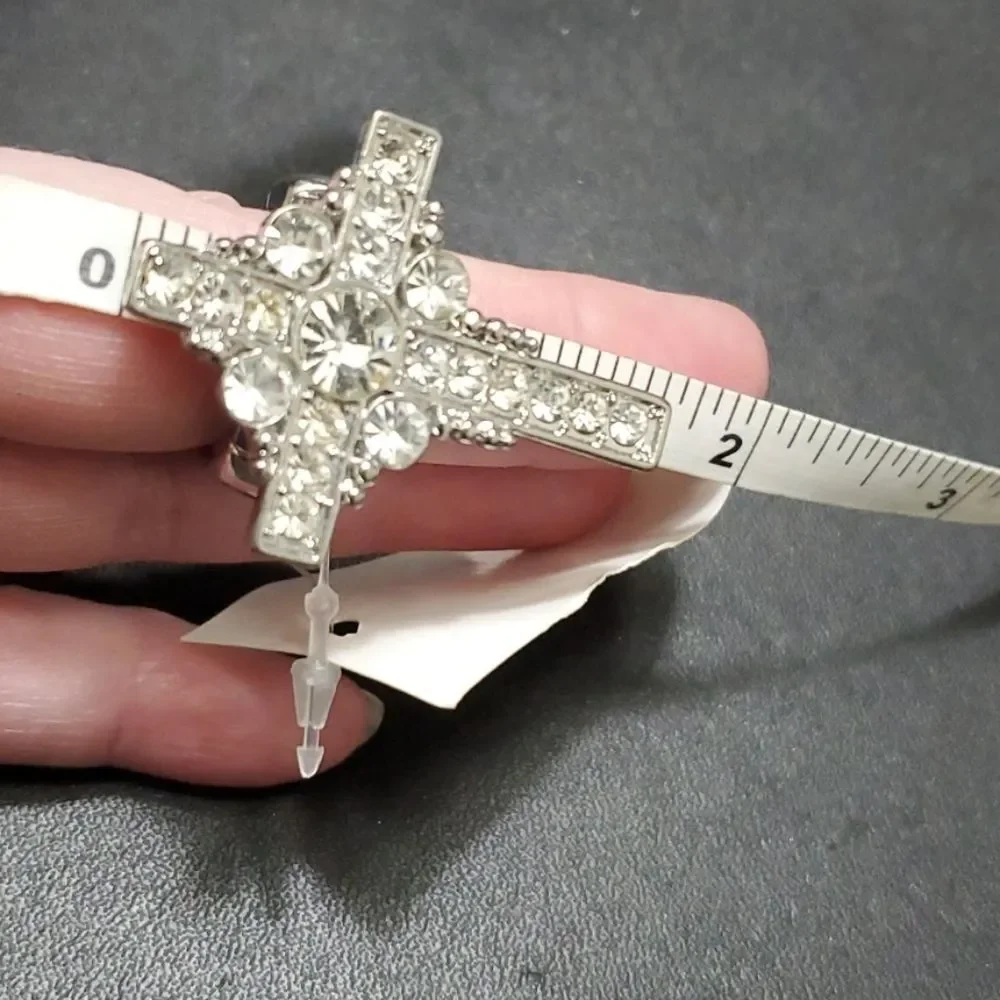 Unbranded pretty silver